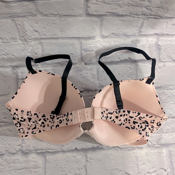 Victoria’s Secret Push Up Bra - Picture 2 of 4